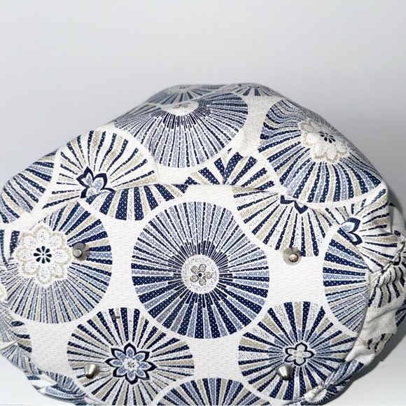 Oioi Be Spicy Diaper Bag Messenger Navy Medallion on Ivory Design - Picture 9 of 15